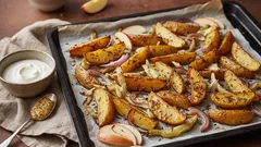 Budgetvriendelijke supermarkttrend: aardappel uit de oven met zoetzure kool - onweerstaanbaar lekker